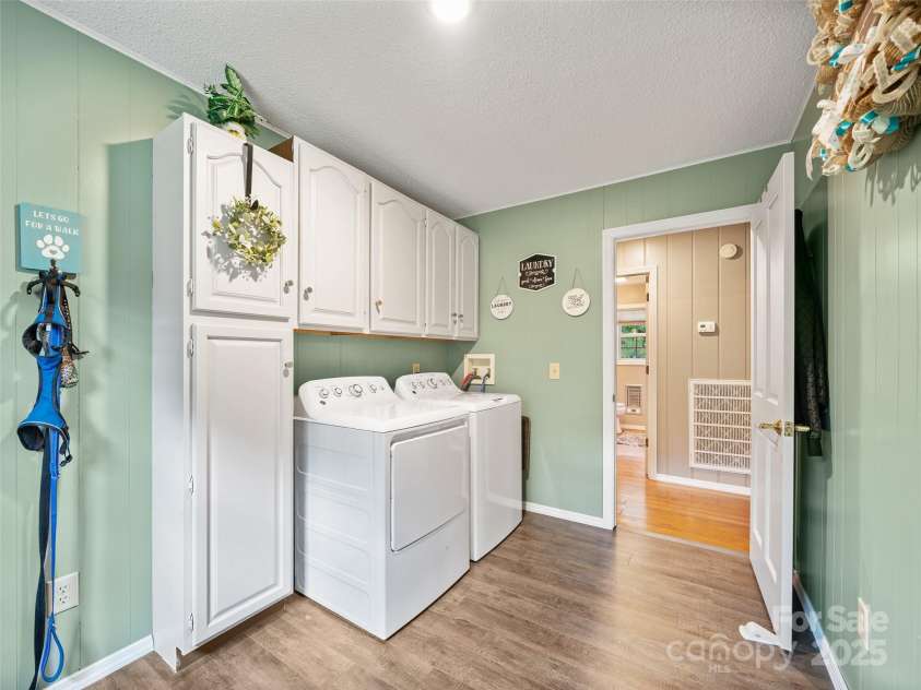 236 Old Roan Mountain Road, Bakersville, NC 28705.  MLS# CAR4276461, YatesRealty ID 27938. 