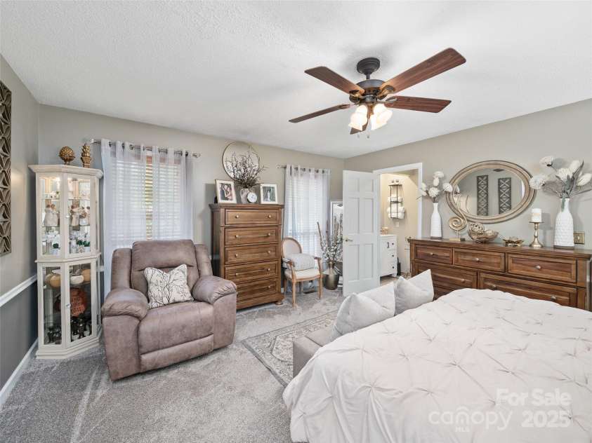 236 Old Roan Mountain Road, Bakersville, NC 28705.  MLS# CAR4276461, YatesRealty ID 27938. 