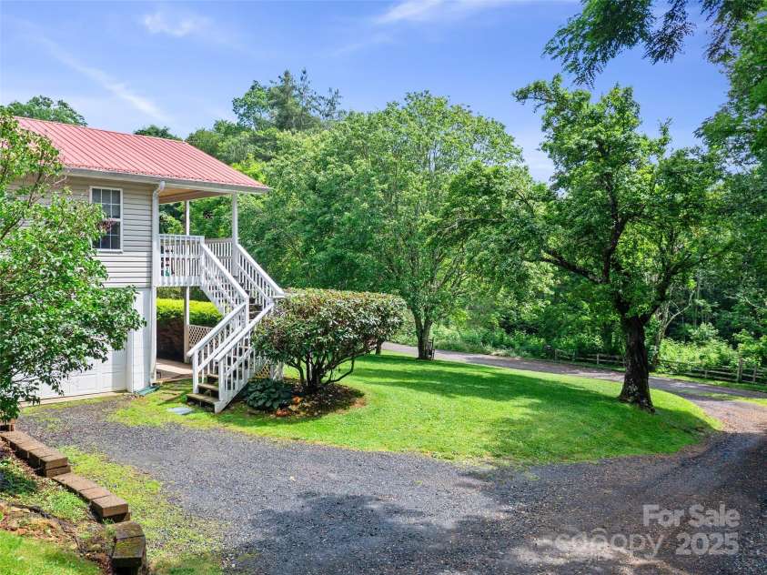 236 Old Roan Mountain Road, Bakersville, NC 28705.  MLS# CAR4276461, YatesRealty ID 27938. 