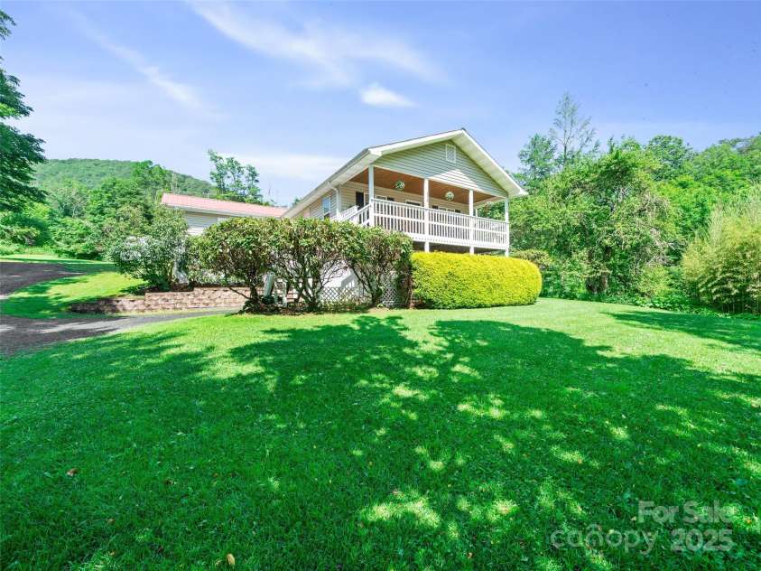 236 Old Roan Mountain Road, Bakersville, NC 28705.  MLS# CAR4276461, YatesRealty ID 27938. 