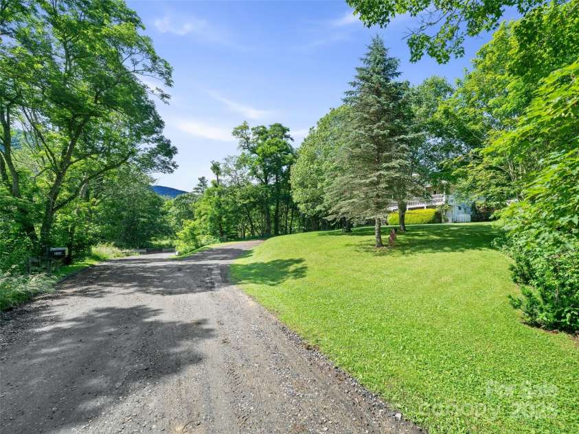 236 Old Roan Mountain Road, Bakersville, NC 28705.  MLS# CAR4276461, YatesRealty ID 27938. 