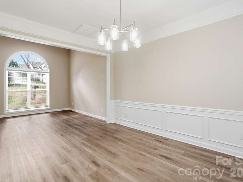 7711 Taymouth Lane, Charlotte, NC 28269.  MLS# CAR4387689, YatesRealty ID 27939. 
