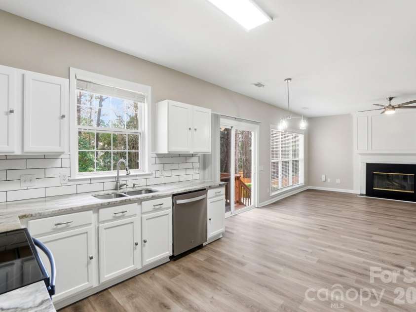 7711 Taymouth Lane, Charlotte, NC 28269.  MLS# CAR4387689, YatesRealty ID 27939. 