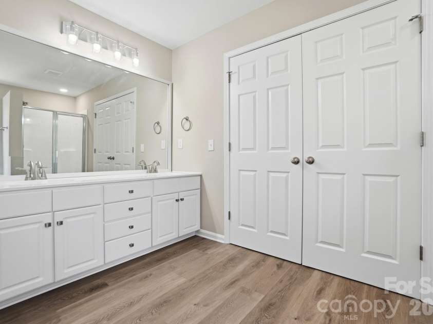 7711 Taymouth Lane, Charlotte, NC 28269.  MLS# CAR4387689, YatesRealty ID 27939. 