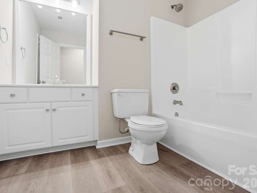 7711 Taymouth Lane, Charlotte, NC 28269.  MLS# CAR4387689, YatesRealty ID 27939. 