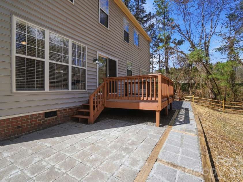 7711 Taymouth Lane, Charlotte, NC 28269.  MLS# CAR4387689, YatesRealty ID 27939. 
