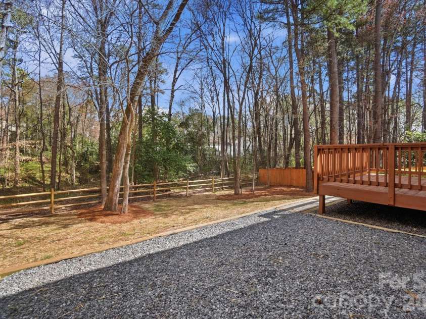 7711 Taymouth Lane, Charlotte, NC 28269.  MLS# CAR4387689, YatesRealty ID 27939. 
