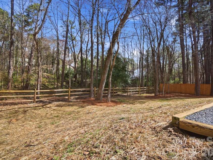 7711 Taymouth Lane, Charlotte, NC 28269.  MLS# CAR4387689, YatesRealty ID 27939. 