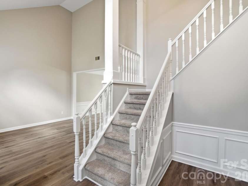 7711 Taymouth Lane, Charlotte, NC 28269.  MLS# CAR4387689, YatesRealty ID 27939. 
