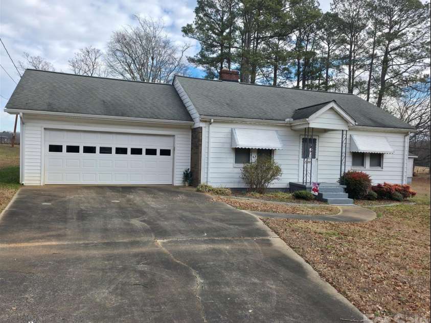 1133 Earl Road, Shelby, NC 28152.  MLS# CAR4337588, YatesRealty ID 2794. Front