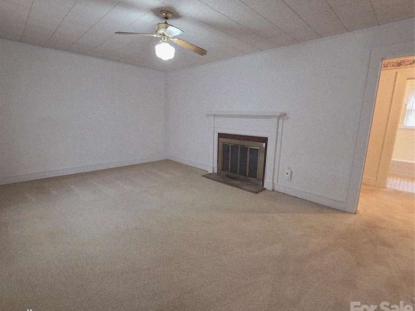 1133 Earl Road, Shelby, NC 28152.  MLS# CAR4337588, YatesRealty ID 2794. Living Room