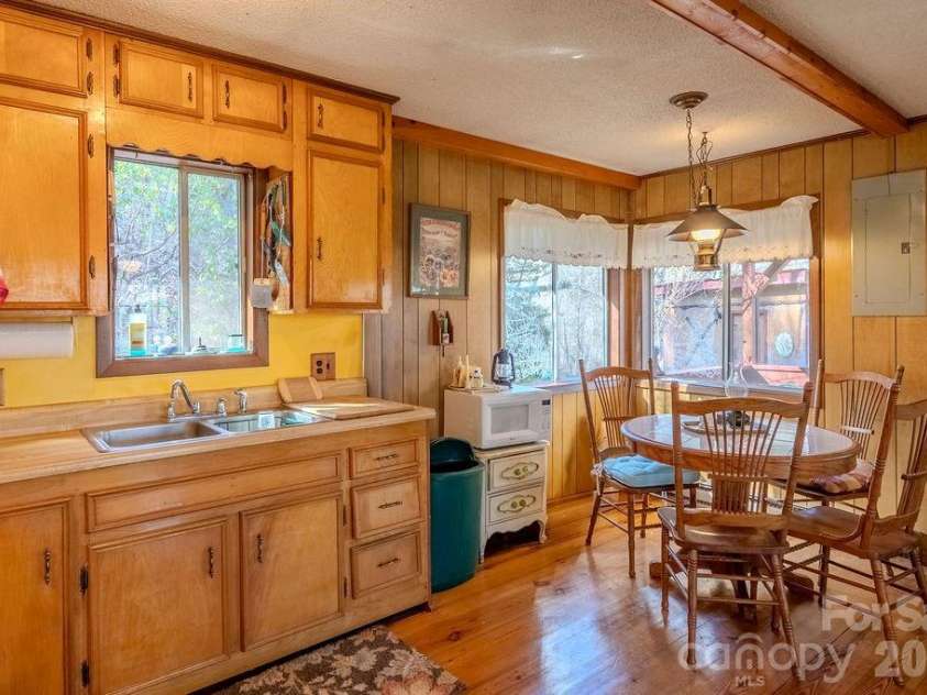 465 Enchanted Forest Drive, Sylva, NC 28779.  MLS# CAR4341154, YatesRealty ID 2794. 