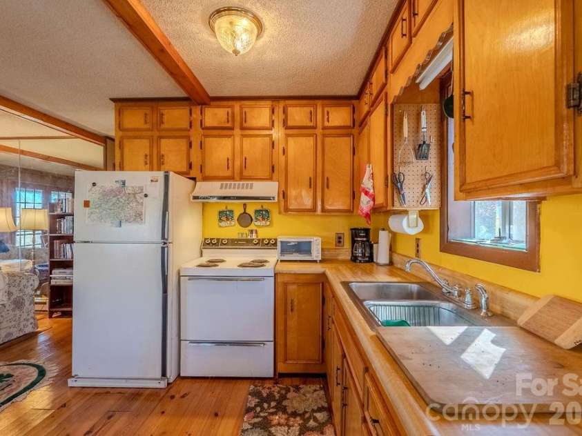 465 Enchanted Forest Drive, Sylva, NC 28779.  MLS# CAR4341154, YatesRealty ID 2794. 