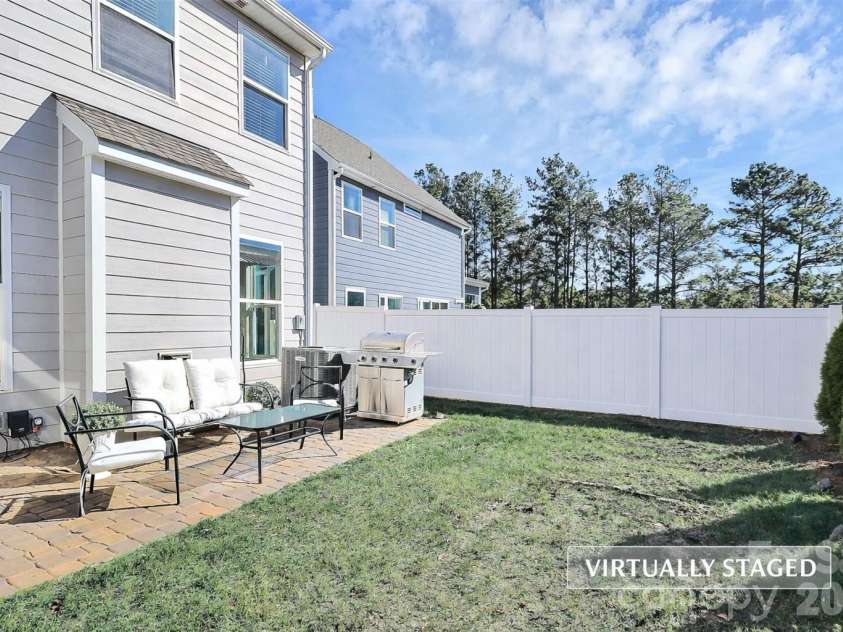 4030 Belle Landing Road, Charlotte, NC 28270.  MLS# CAR4343127, YatesRealty ID 27940. Cozy Backyard