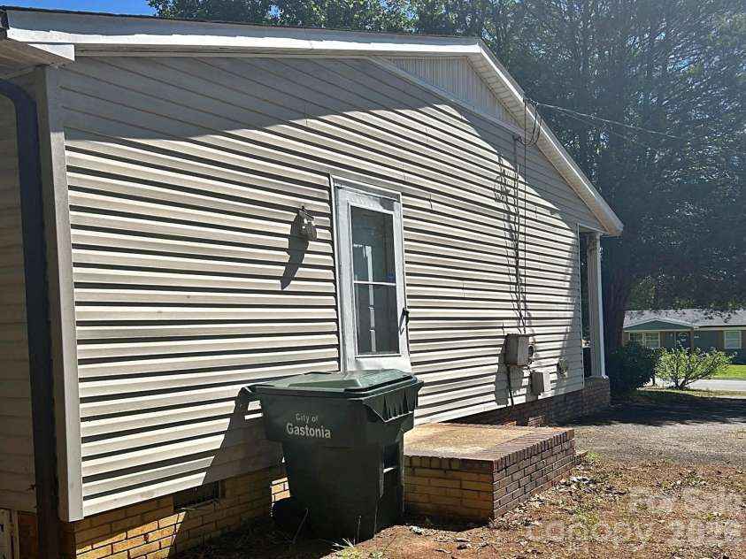 667 Kilborne Drive, Gastonia, NC 28052.  MLS# CAR4384099, YatesRealty ID 27941. 