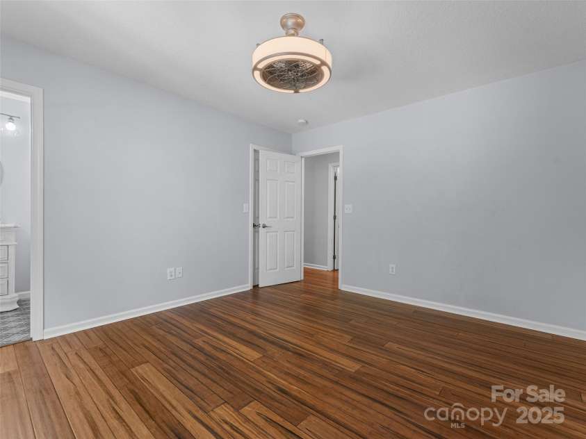 690 Mountain Road, Hendersonville, NC 28791.  MLS# CAR4280756, YatesRealty ID 27941. 