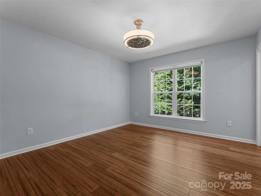 690 Mountain Road, Hendersonville, NC 28791.  MLS# CAR4280756, YatesRealty ID 27941. 