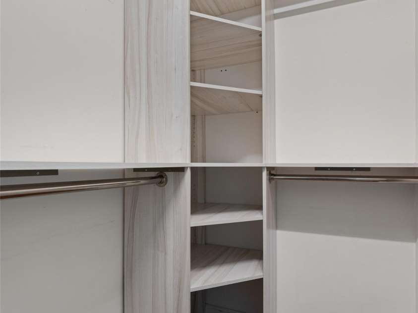 690 Mountain Road, Hendersonville, NC 28791.  MLS# CAR4280756, YatesRealty ID 27941. 