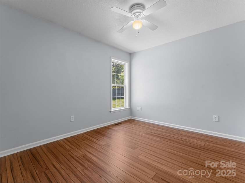 690 Mountain Road, Hendersonville, NC 28791.  MLS# CAR4280756, YatesRealty ID 27941. 