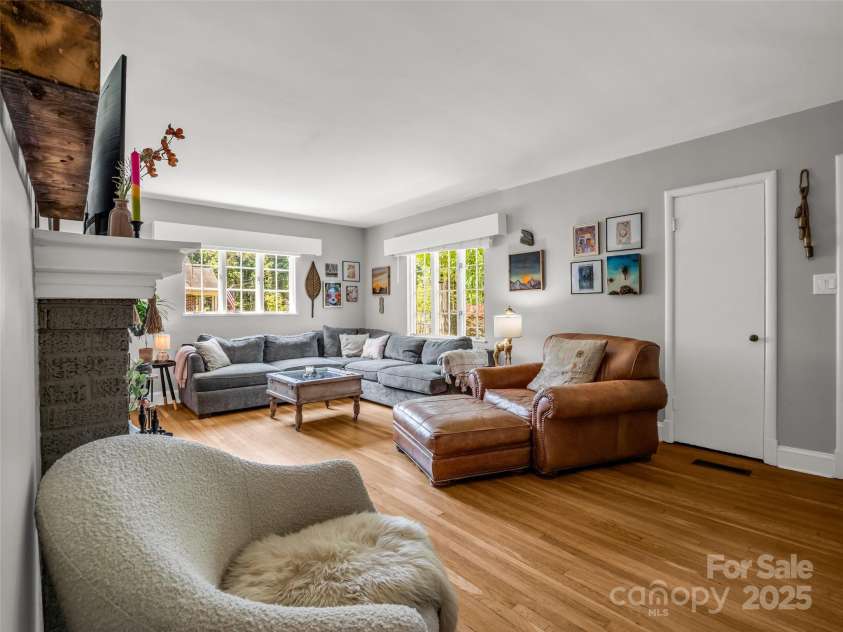 109 Falls Street, Morganton, NC 28655.  MLS# CAR4266712, YatesRealty ID 27942. 