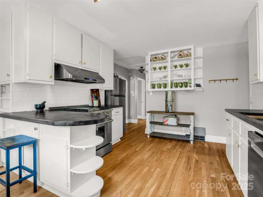 109 Falls Street, Morganton, NC 28655.  MLS# CAR4266712, YatesRealty ID 27942. 