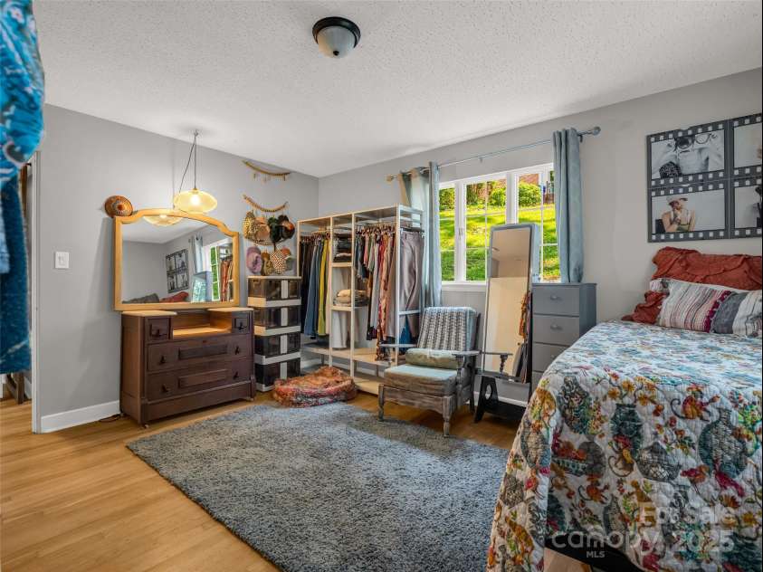 109 Falls Street, Morganton, NC 28655.  MLS# CAR4266712, YatesRealty ID 27942. 