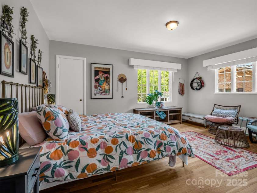 109 Falls Street, Morganton, NC 28655.  MLS# CAR4266712, YatesRealty ID 27942. 