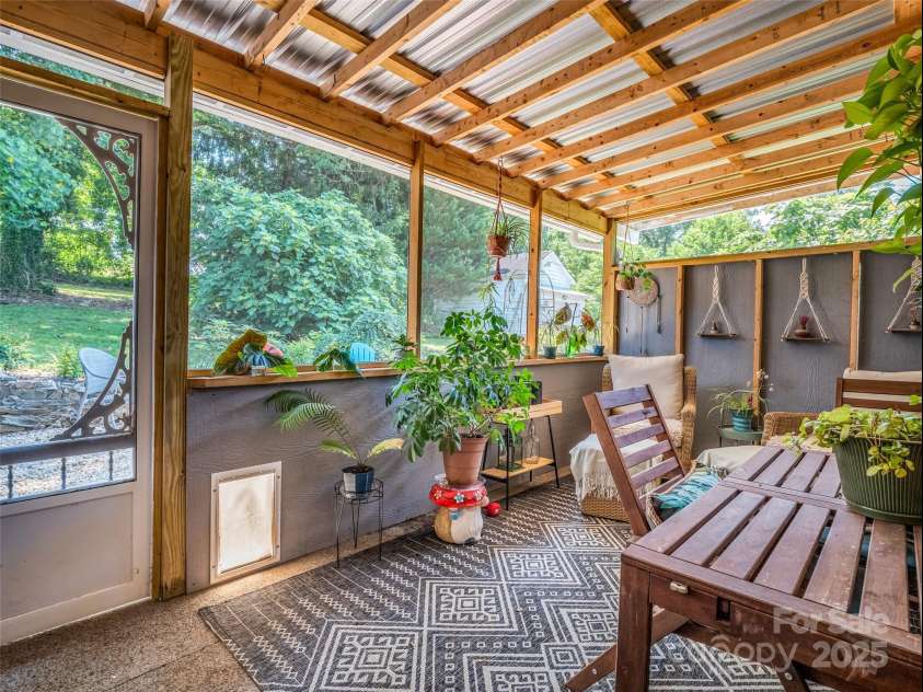 109 Falls Street, Morganton, NC 28655.  MLS# CAR4266712, YatesRealty ID 27942. 