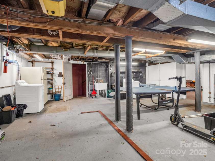 109 Falls Street, Morganton, NC 28655.  MLS# CAR4266712, YatesRealty ID 27942. 