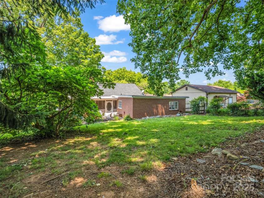 109 Falls Street, Morganton, NC 28655.  MLS# CAR4266712, YatesRealty ID 27942. 