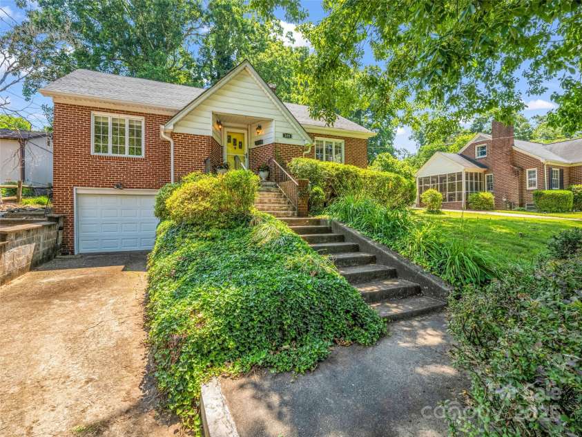 109 Falls Street, Morganton, NC 28655.  MLS# CAR4266712, YatesRealty ID 27942. 