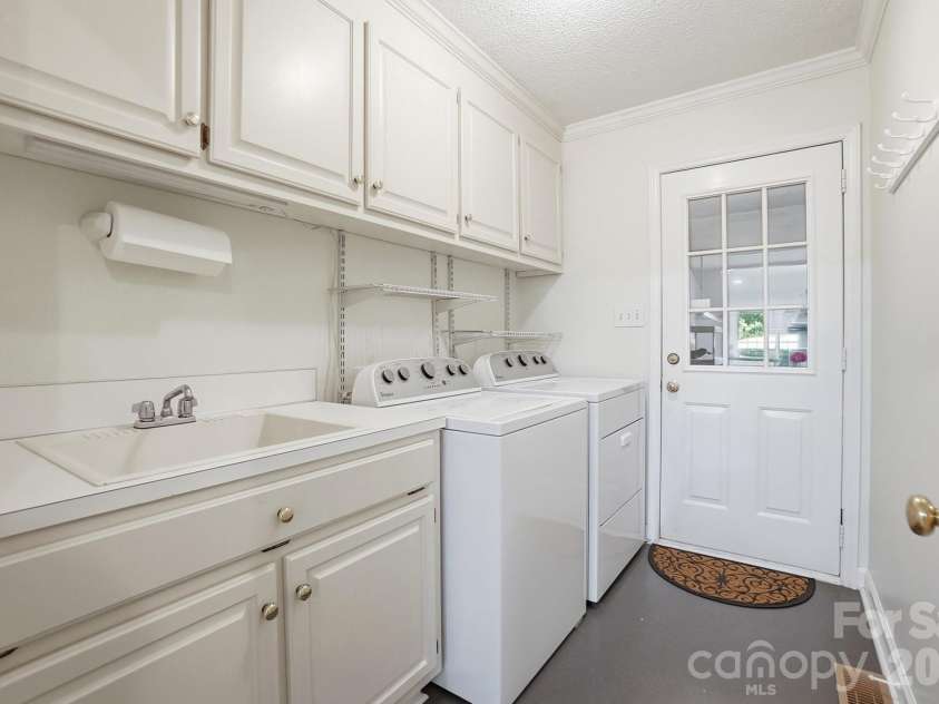 1506 Village Court, Gastonia, NC 28054.  MLS# CAR4389565, YatesRealty ID 27943. 
