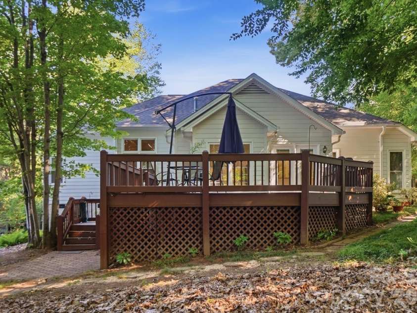 1506 Village Court, Gastonia, NC 28054.  MLS# CAR4389565, YatesRealty ID 27943. 