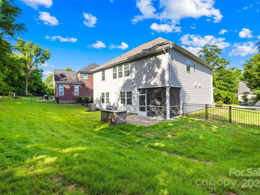 17413 Caddy Court, Charlotte, NC 28278.  MLS# CAR4245215, YatesRealty ID 27943. 