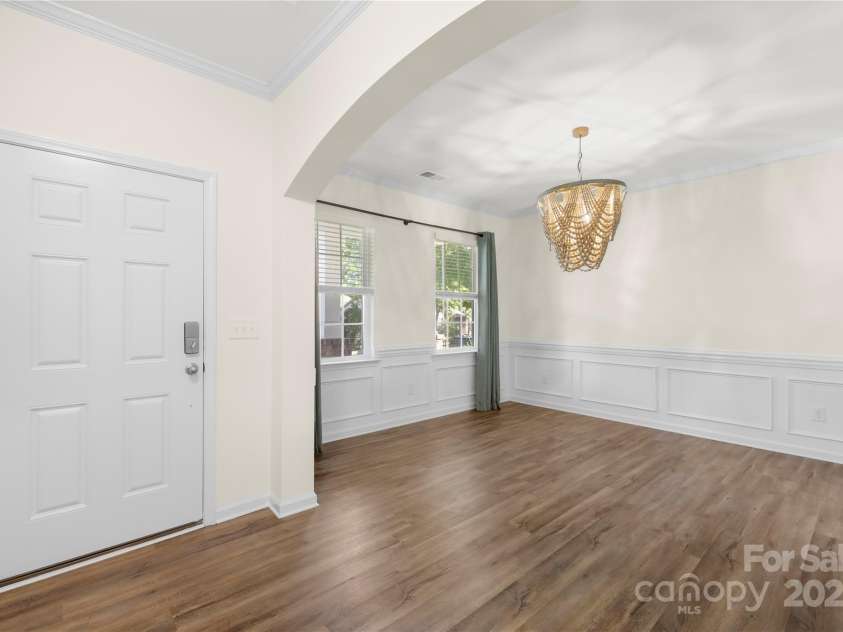 17413 Caddy Court, Charlotte, NC 28278.  MLS# CAR4245215, YatesRealty ID 27943. Dining room