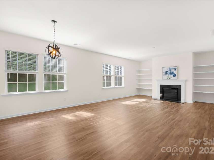 17413 Caddy Court, Charlotte, NC 28278.  MLS# CAR4245215, YatesRealty ID 27943. Living room