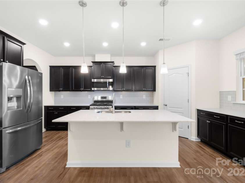 17413 Caddy Court, Charlotte, NC 28278.  MLS# CAR4245215, YatesRealty ID 27943. Updated kitchen