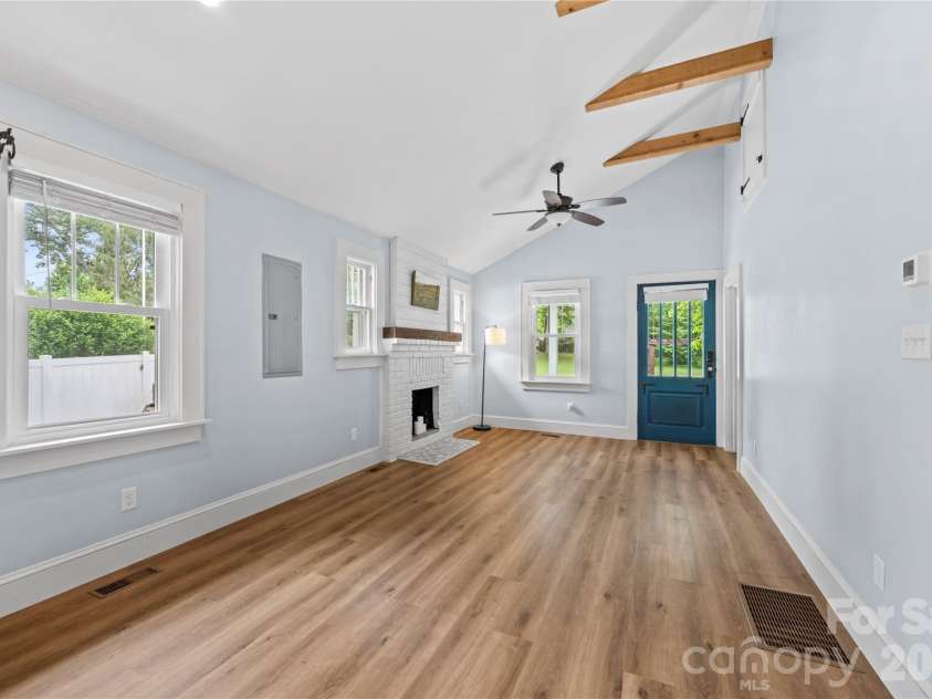 130 Winston Avenue, Asheville, NC 28803.  MLS# CAR4385170, YatesRealty ID 27944. 