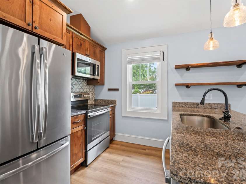 130 Winston Avenue, Asheville, NC 28803.  MLS# CAR4385170, YatesRealty ID 27944. 