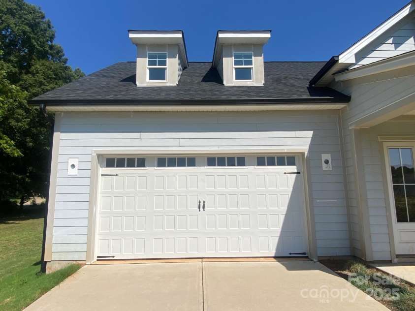 13714 Tranquil Day Drive, Matthews, NC 28105.  MLS# CAR4284421, YatesRealty ID 27944. 