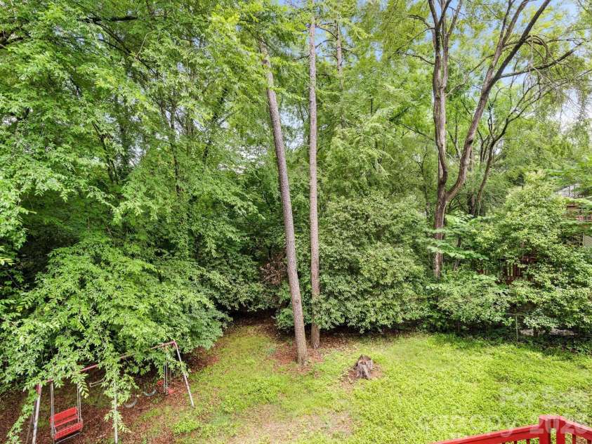 6534 Rollingridge Drive, Charlotte, NC 28211.  MLS# CAR4387248, YatesRealty ID 27945. Back Yard