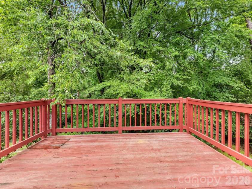 6534 Rollingridge Drive, Charlotte, NC 28211.  MLS# CAR4387248, YatesRealty ID 27945. Deck