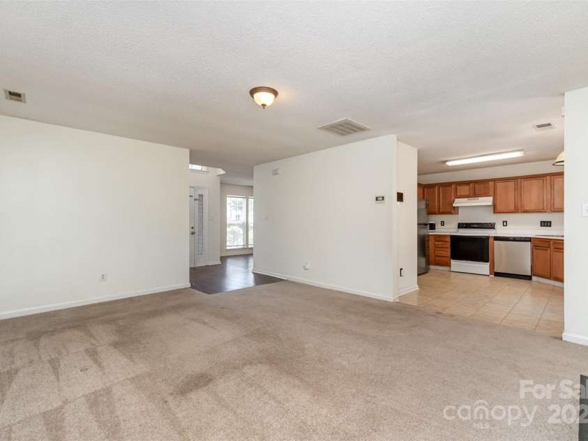 10024 Northwoods Forest Drive, Charlotte, NC 28214.  MLS# CAR4284577, YatesRealty ID 27946. 