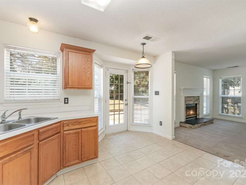 10024 Northwoods Forest Drive, Charlotte, NC 28214.  MLS# CAR4284577, YatesRealty ID 27946. 
