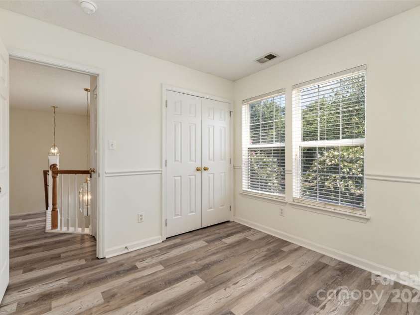 10024 Northwoods Forest Drive, Charlotte, NC 28214.  MLS# CAR4284577, YatesRealty ID 27946. 