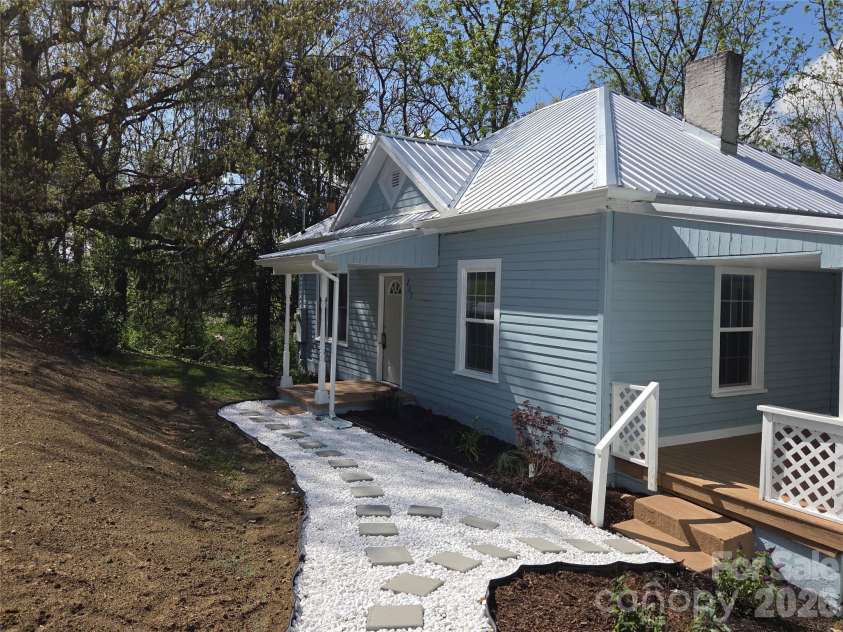 267 Beaverdam Street, Canton, NC 28716.  MLS# CAR4375604, YatesRealty ID 27948. Front View