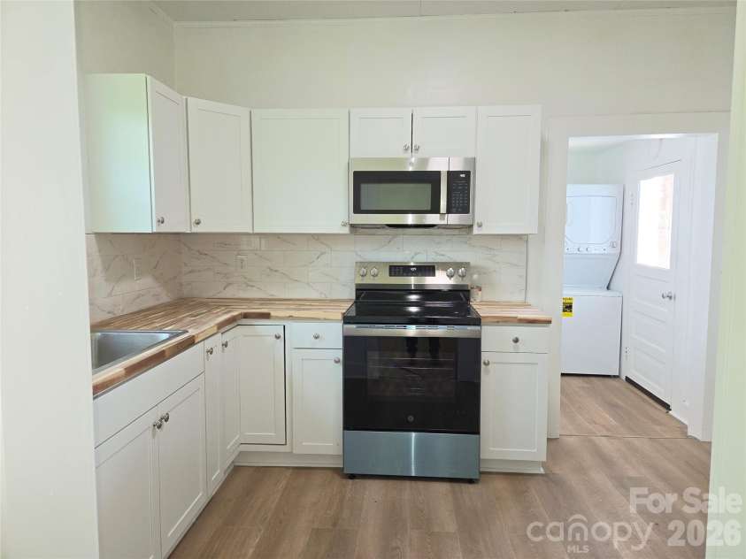 267 Beaverdam Street, Canton, NC 28716.  MLS# CAR4375604, YatesRealty ID 27948. Kitchen