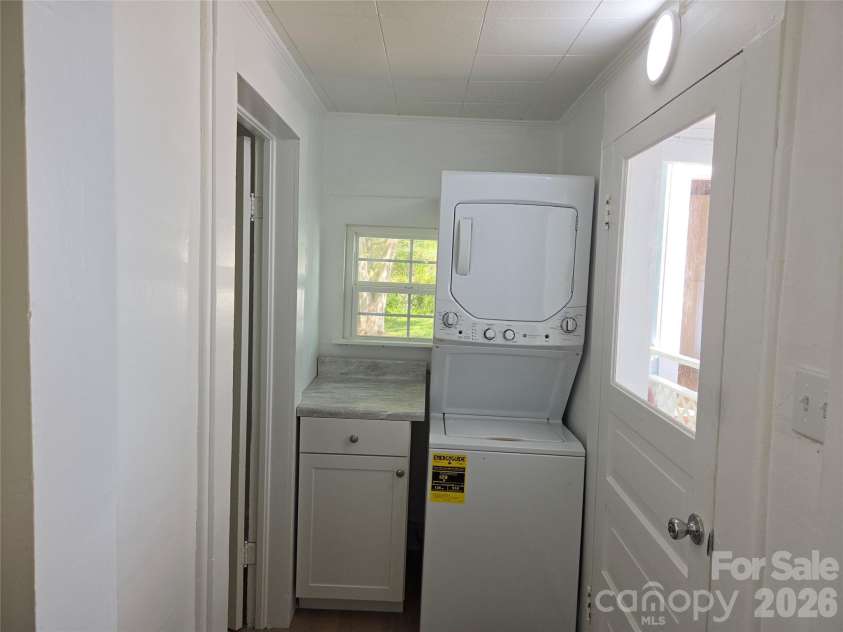 267 Beaverdam Street, Canton, NC 28716.  MLS# CAR4375604, YatesRealty ID 27948. Laundry
