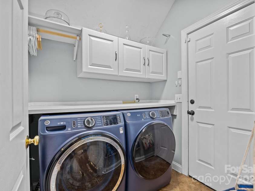 4108 Deerfield Drive, Concord, NC 28027.  MLS# CAR4278103, YatesRealty ID 27948. 