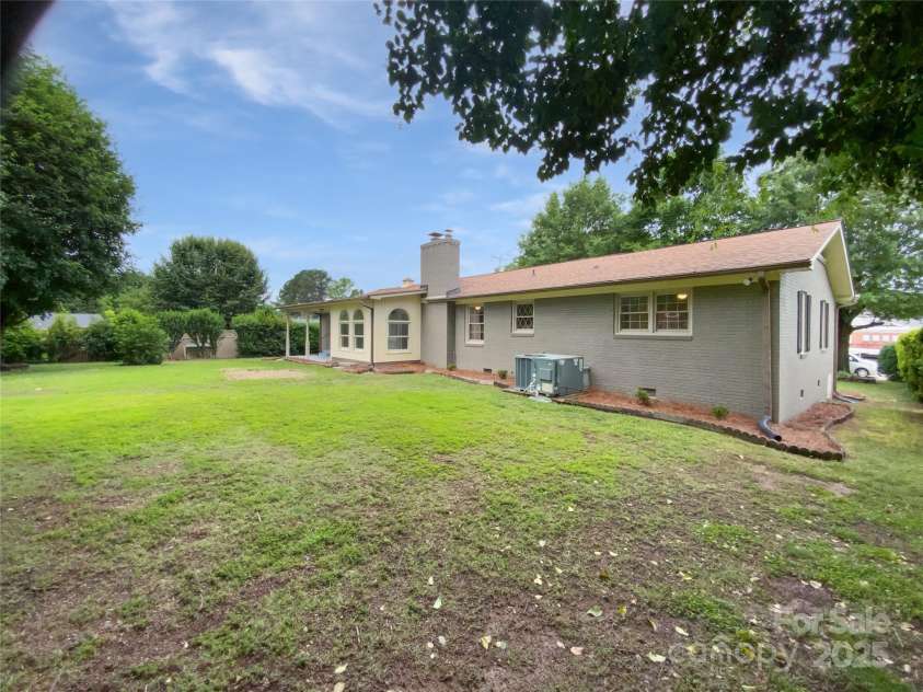 302 Melinda Avenue, Kannapolis, NC 28083.  MLS# CAR4266774, YatesRealty ID 27949. 
